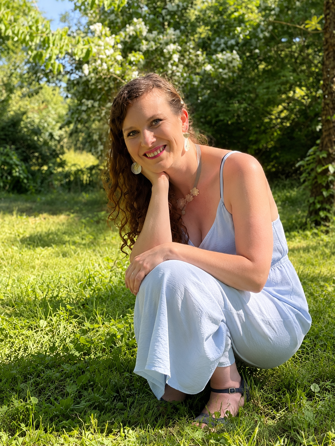 Estelle Phalippou échangeant avec une équipe de professionnels de la petite enfance